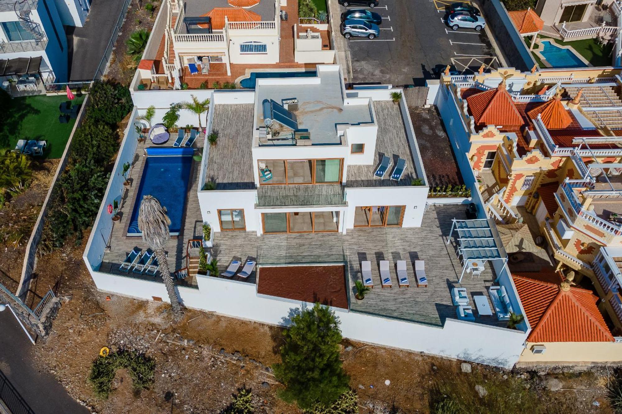 Fabulous Contemporary 5 Bedroom Villa With Private Heated Pool, Sleeps Max 13 Callao Salvaje Exterior photo