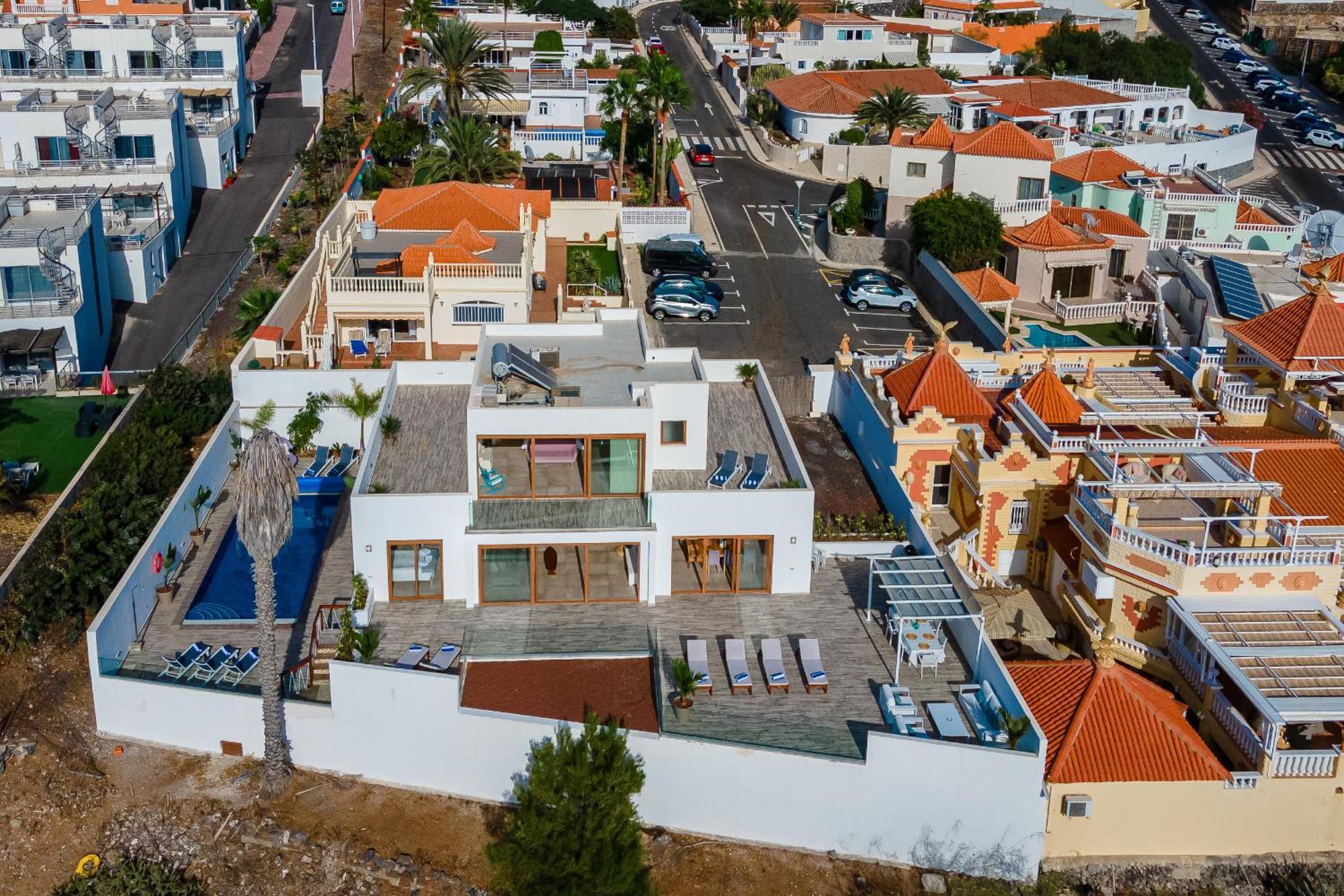 Fabulous Contemporary 5 Bedroom Villa With Private Heated Pool, Sleeps Max 13 Callao Salvaje Exterior photo