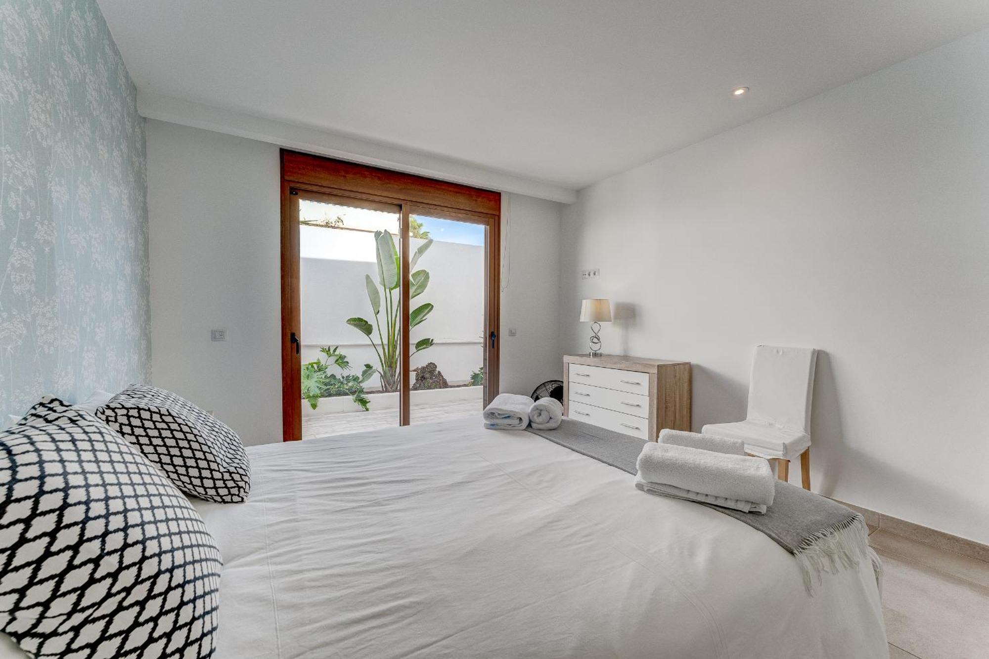 Fabulous Contemporary 5 Bedroom Villa With Private Heated Pool, Sleeps Max 13 Callao Salvaje Exterior photo