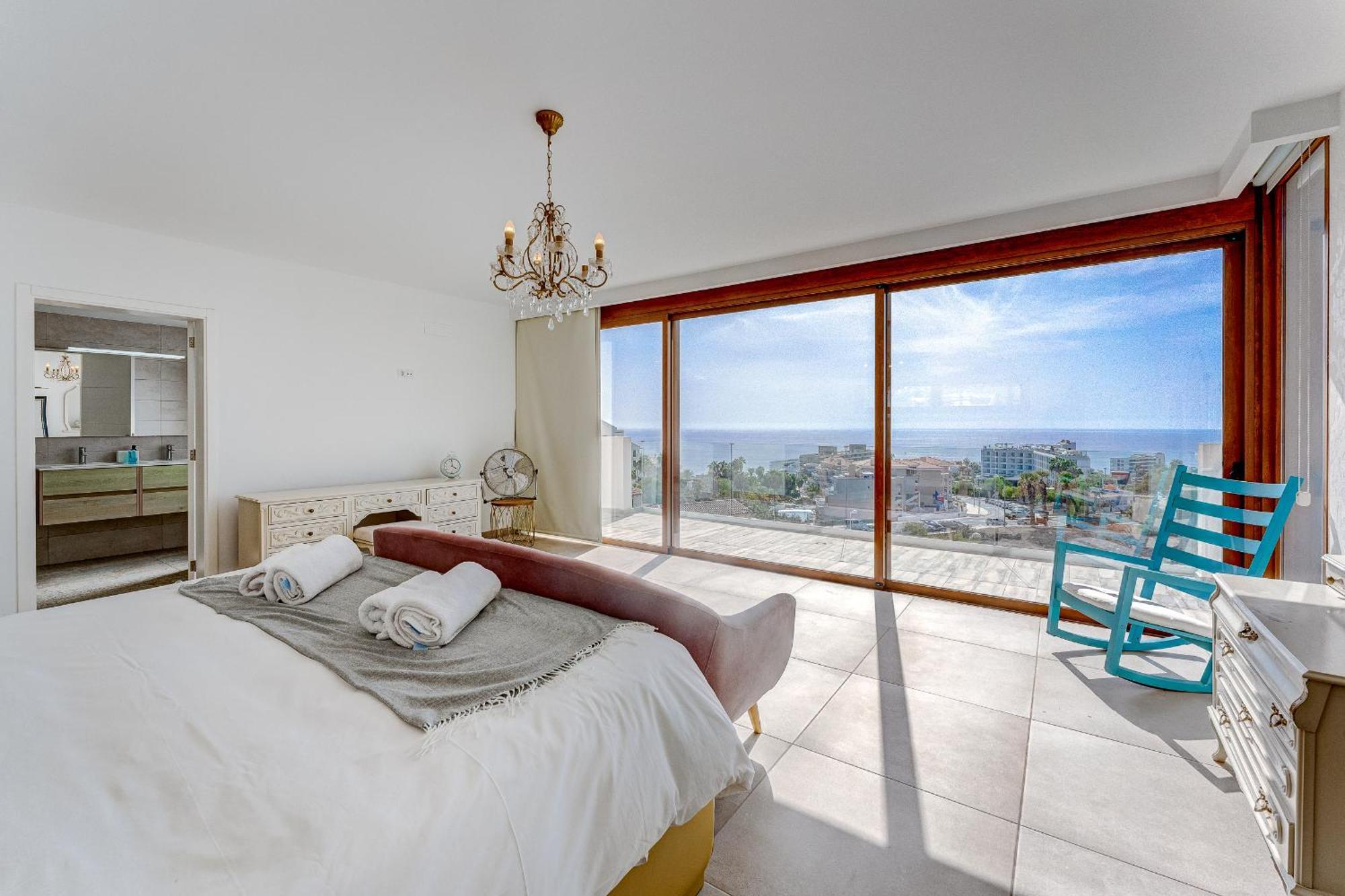 Fabulous Contemporary 5 Bedroom Villa With Private Heated Pool, Sleeps Max 13 Callao Salvaje Exterior photo