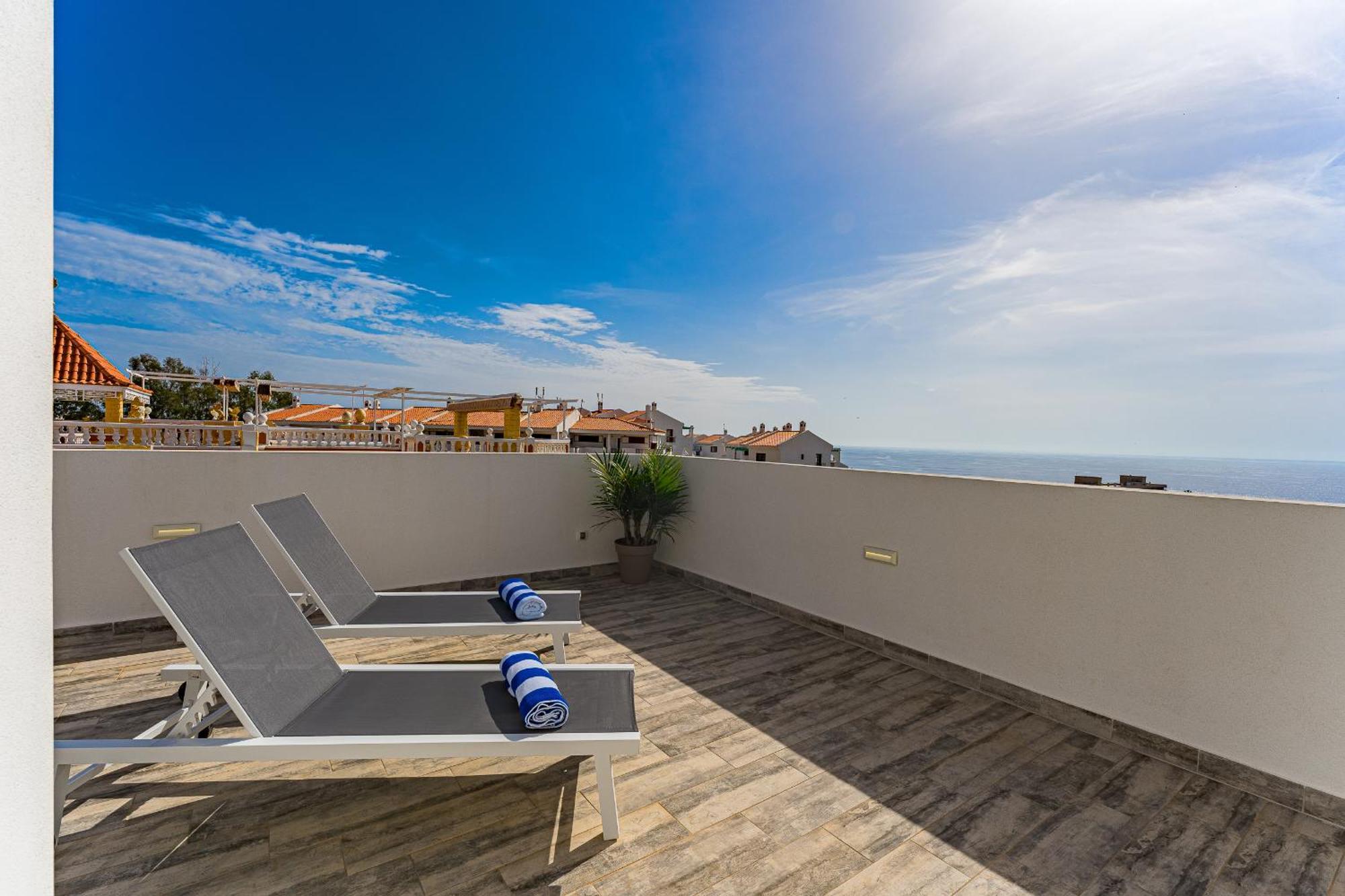 Fabulous Contemporary 5 Bedroom Villa With Private Heated Pool, Sleeps Max 13 Callao Salvaje Exterior photo