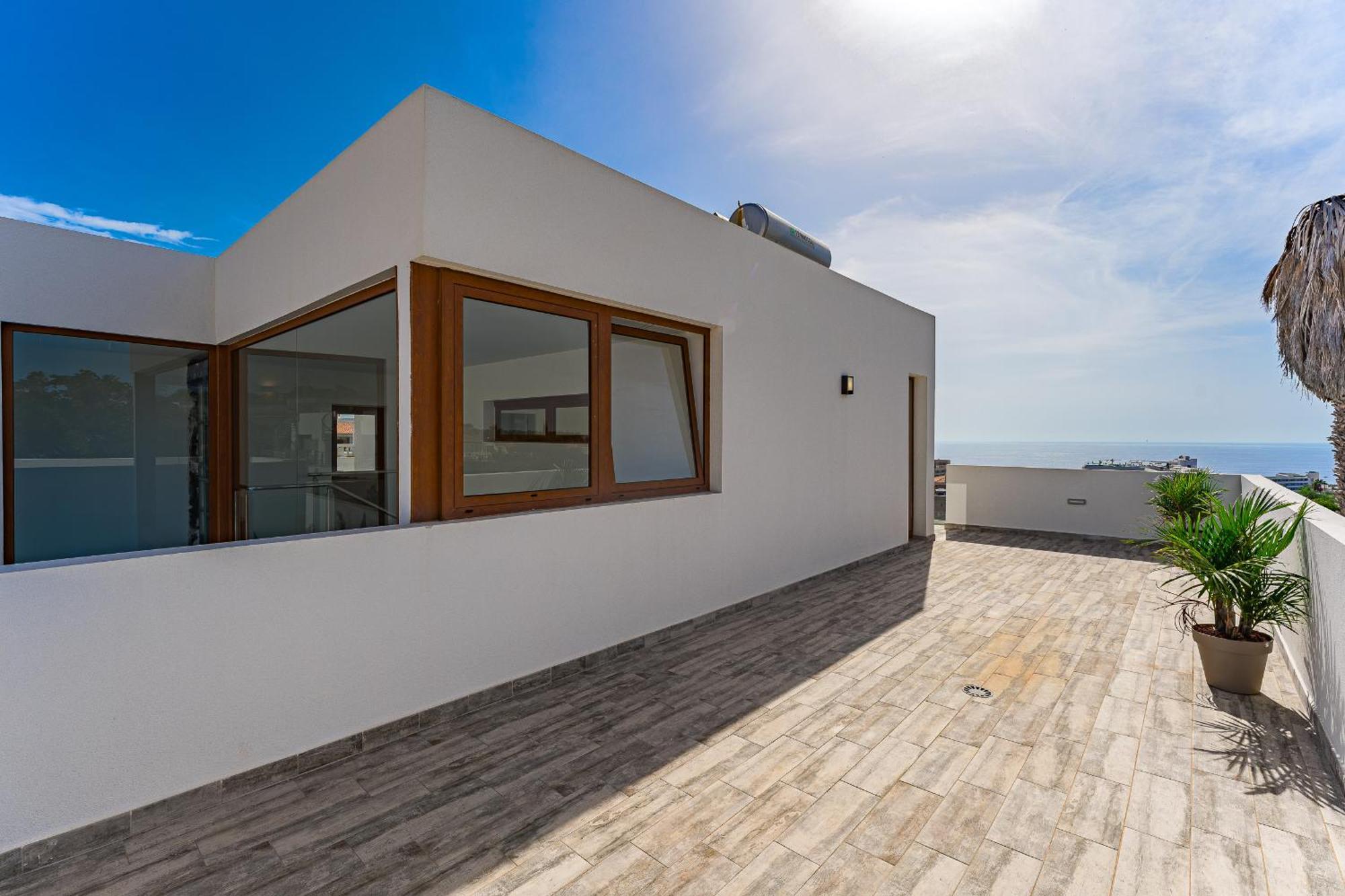 Fabulous Contemporary 5 Bedroom Villa With Private Heated Pool, Sleeps Max 13 Callao Salvaje Exterior photo