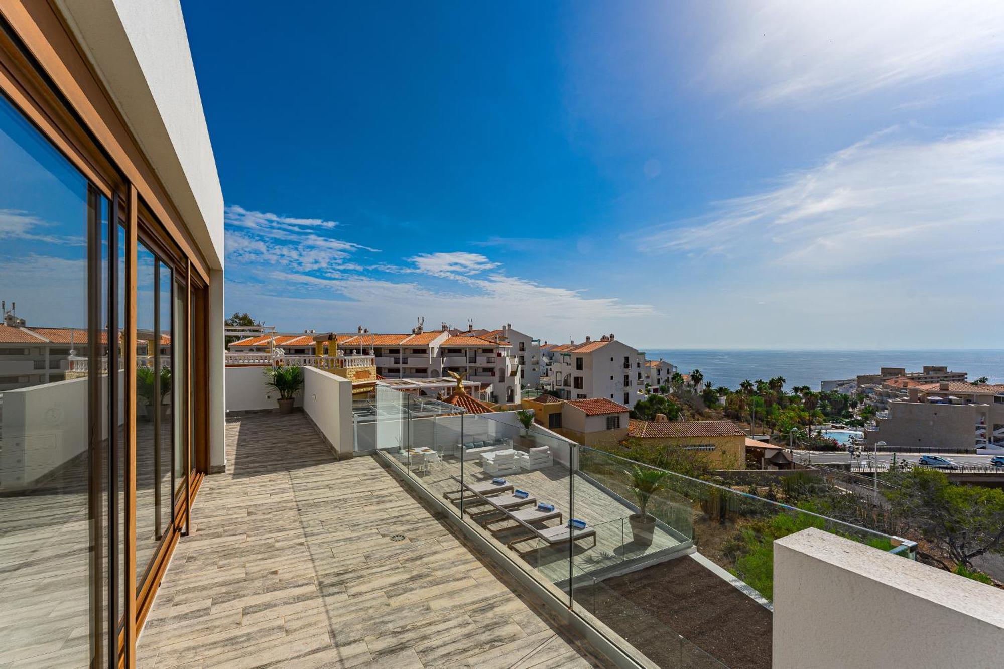 Fabulous Contemporary 5 Bedroom Villa With Private Heated Pool, Sleeps Max 13 Callao Salvaje Exterior photo