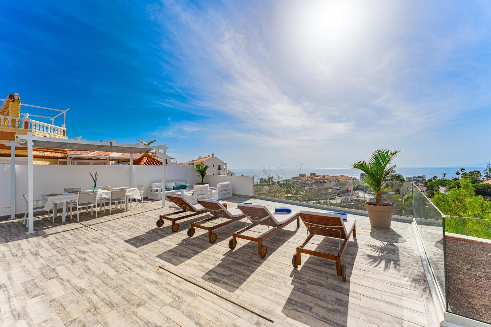 Fabulous Contemporary 5 Bedroom Villa With Private Heated Pool, Sleeps Max 13 Callao Salvaje Exterior photo
